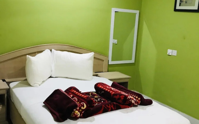 Menyinda Hotel and Restaurant
