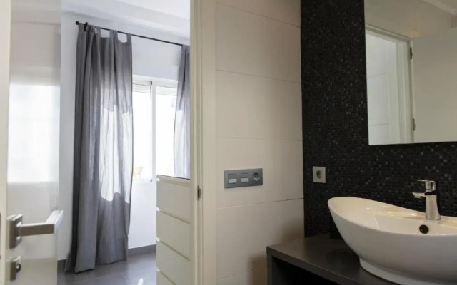 Stylish 2 Bedroom AC Wifi Terrace Attic in Valencia Center