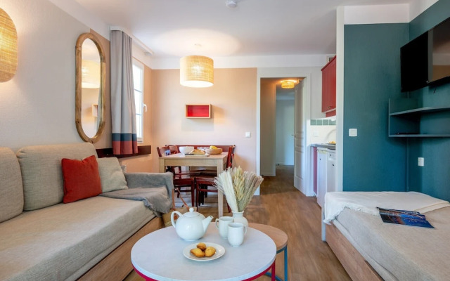 Stunning Landes Pine Apartment for 5