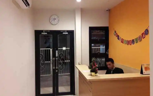 Mango Homestay Klampis Harapan
