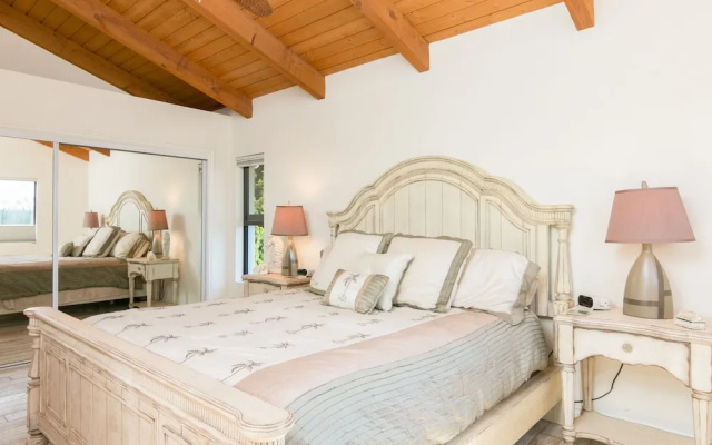 2925 Pierpont Blvd Home
