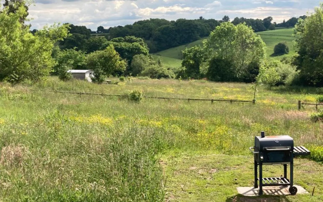 The Shepherd's Hut with seasonal Swimming Pool