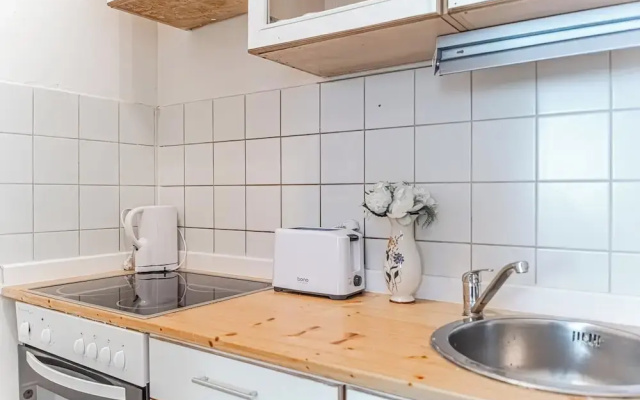 Cozy 2BR Near Belvedere Long Stay