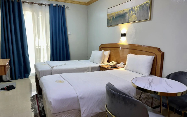 Maaeen Hotel