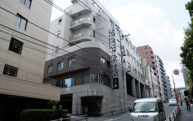 Hotel Linden Yushima вид на фасад