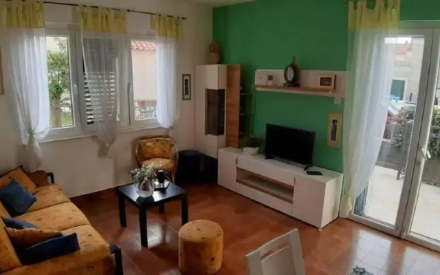 Three Bedroom House With Terrace