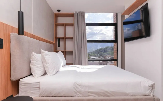 Metropolitan Living - 412b