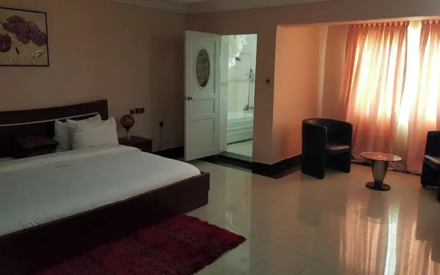 Top-Notch Suites and Apartment