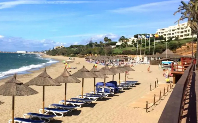 MI CAPRICHO C17 Beachfront Apartment