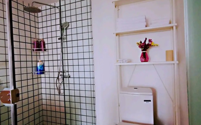 Changjiang Dong Rusian Street Apartment