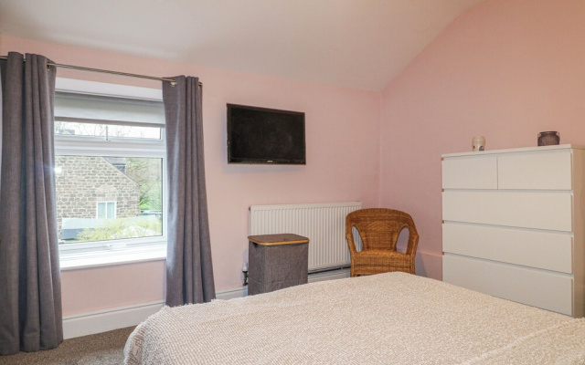 5 Belper Lane End