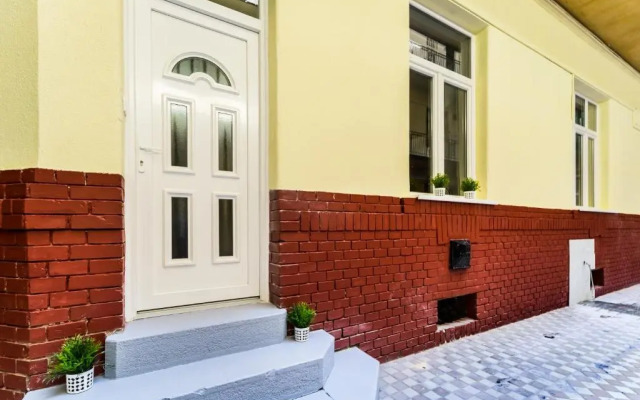 ORANGEHOMES Klauzal apartments