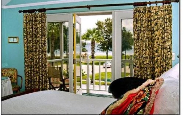 Sea Breeze Manor Inn