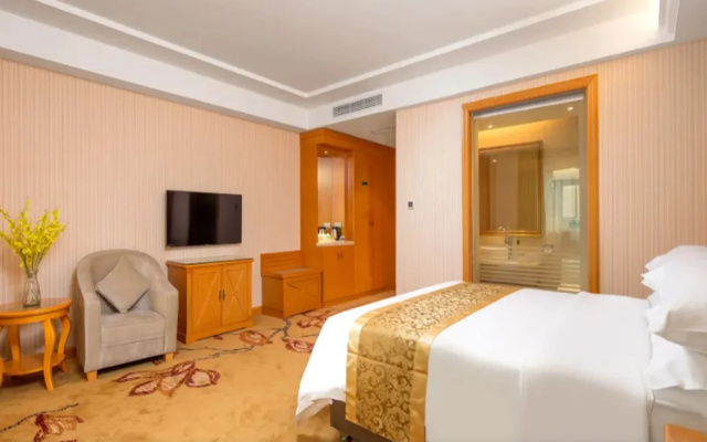 Vienna Hotel (Guangzhou Zengcheng Wanda Plaza Metro Station Branch)