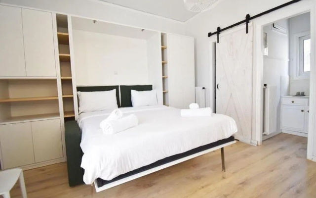 Penthouse Nea Smirni