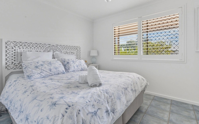 Bright 3-bed Retreat Near Beaches