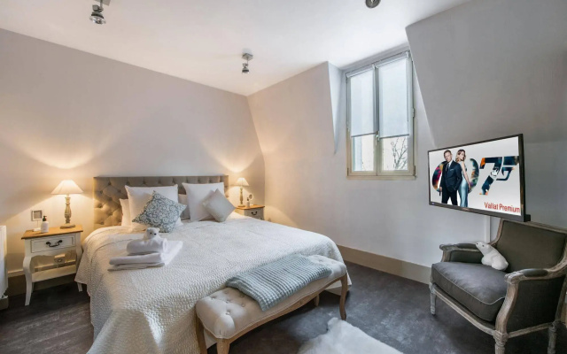 Vallat Lodges Annecy Lake  James Suite