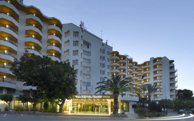 Fiesta Hotel Tanit - All Inclusive вид на фасад