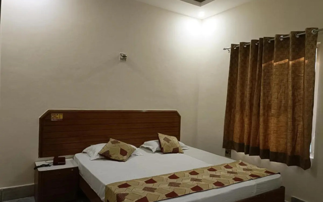 OYO 1294 Hotel Padmini International