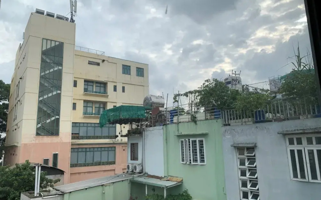 Lucy Hotel & Apartment