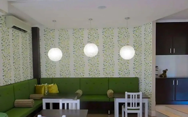 Harvest Weavers Hotel