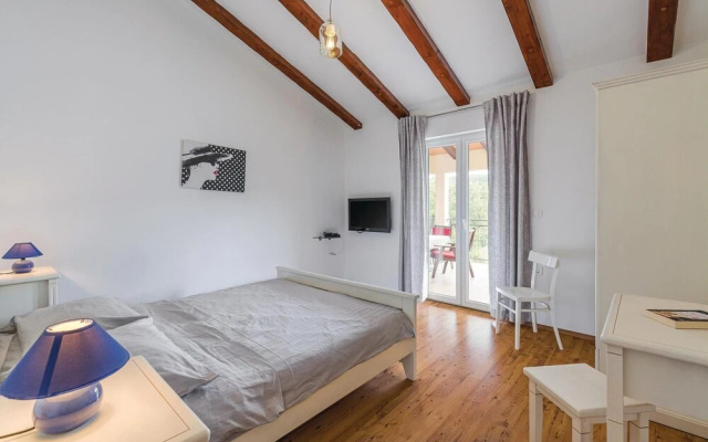 Beautiful Home in Kranjci With Wifi and 4 Bedrooms