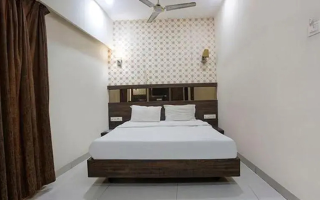 Fabhotel Shivani Residency