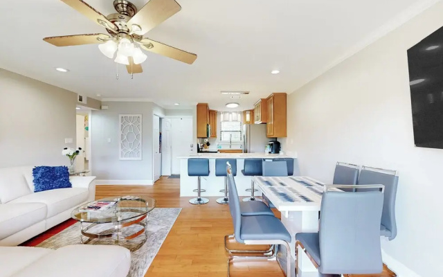2BR Updated Dog-friendly Condo w/ Pool & Tennis