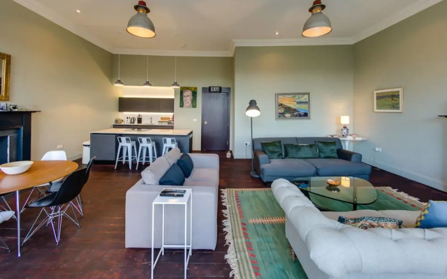 Stylish & Spacious Georgian New Town 3bed Apt
