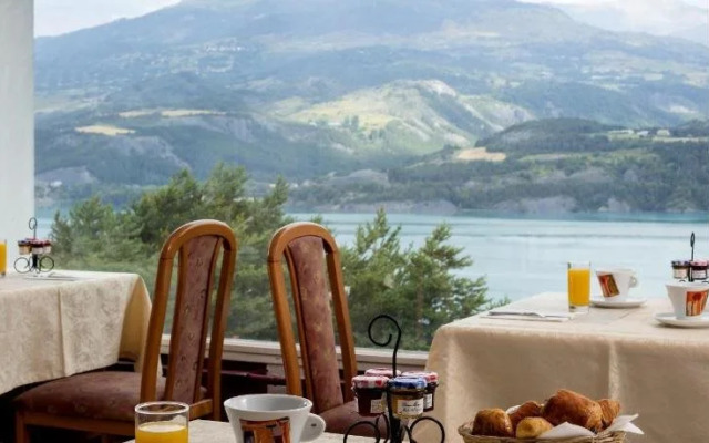 Logis Hôtel Eden Lac