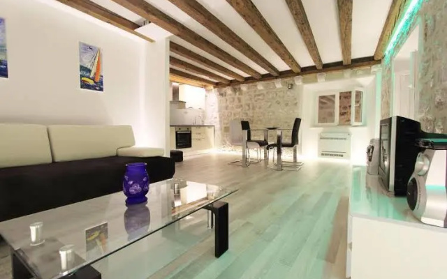 Apartment 4 You