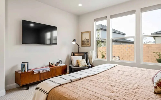 Blackbird 5 Bedroom Home