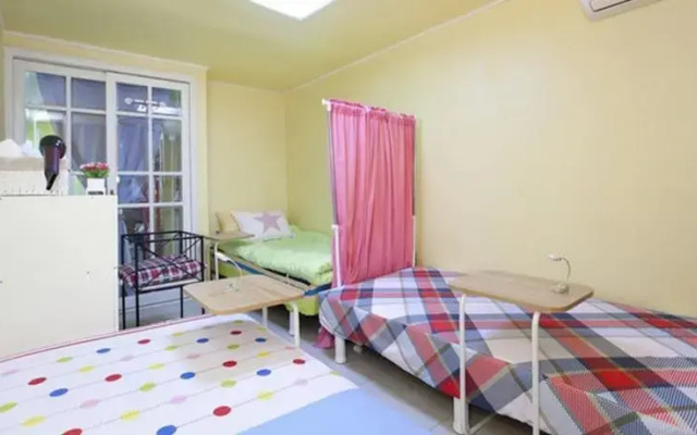 Kdol Guesthouse Female Only (отель для женщин)