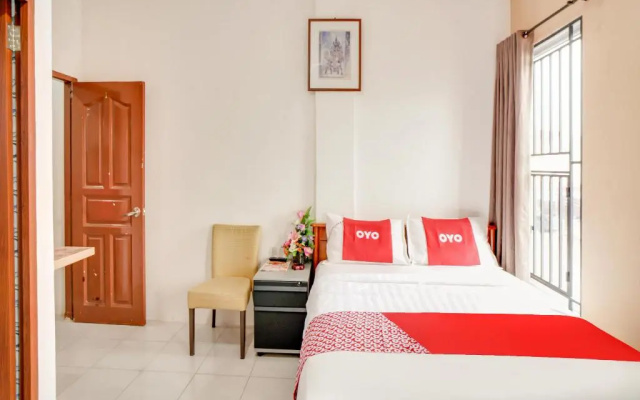 OYO 90024 Botania Homestay and Cafe