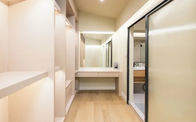 Luxury 5BR Poolhouse & Theater - 2mins to BTS
