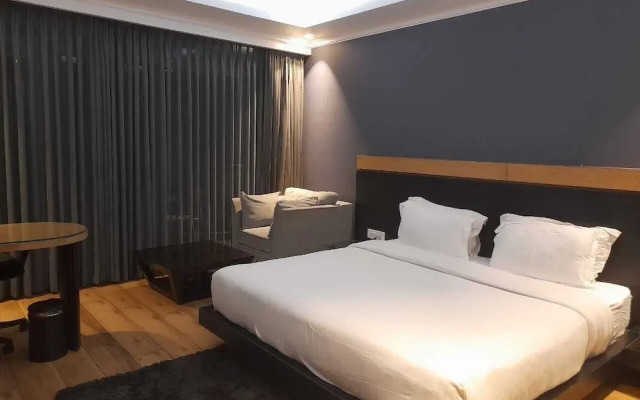 Hotel Velvet Grey