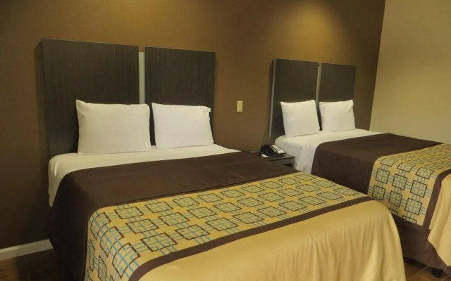 Scottish Inn & Suites