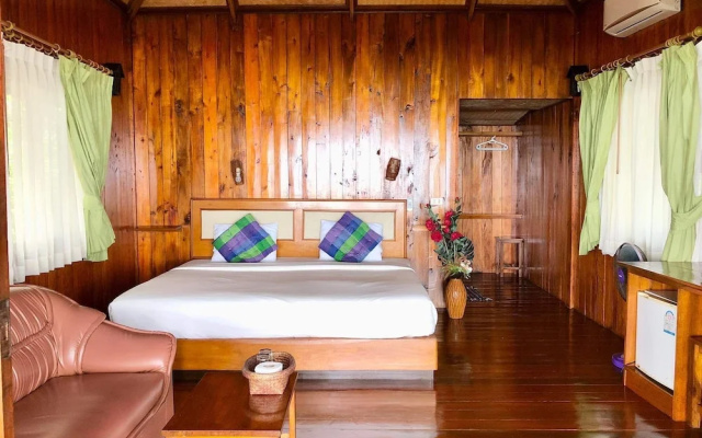 Kradan Beach Resort