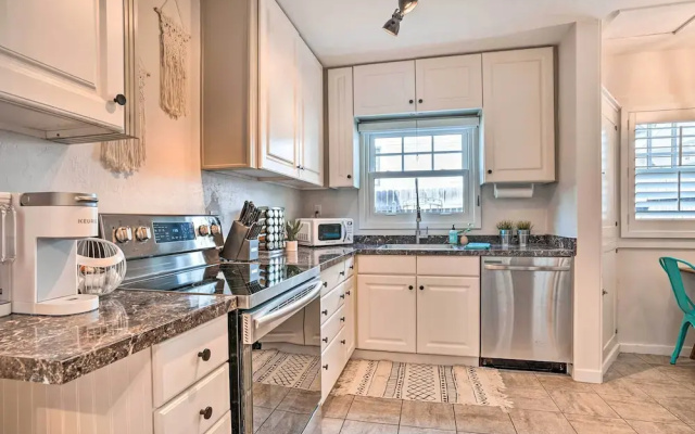 Walk Dtwn Prescott: Historic Home w/ Patio
