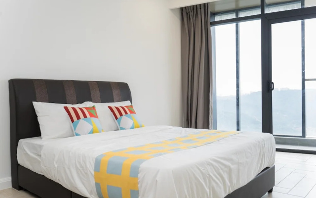 OYO Home 44050 Essential Studio Empire Marriot