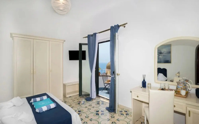 De Vivo Realty - The Colombo Positano