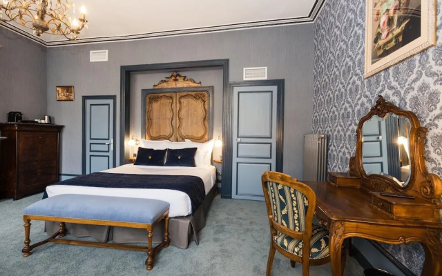 Le Petit Manoir