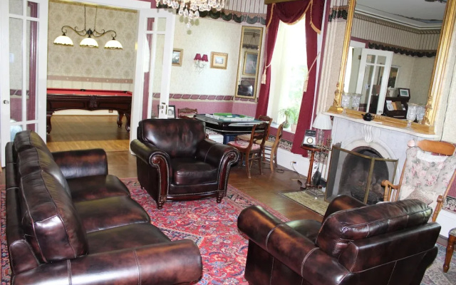 The Gridley Inn B&B
