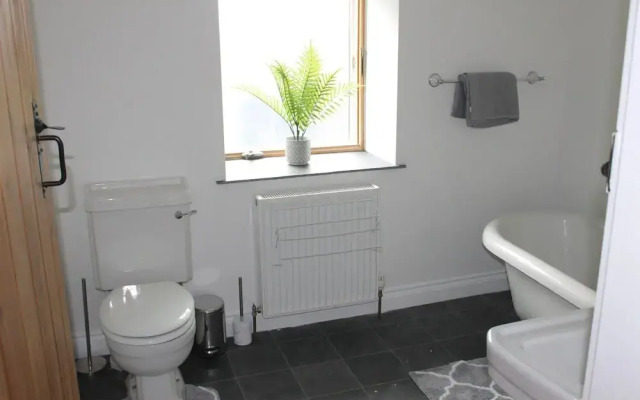Brackendale Luxury Townhouse, hot Tub,sauna, Games