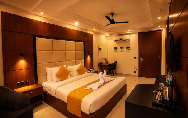 HUE GUH The Porto Candolim
