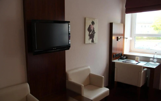 Hotel Adena