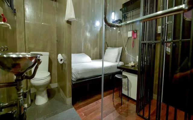 Premier Deluxe Comfort Modern & Relaxing