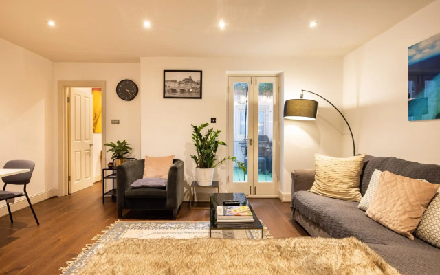 Niru 5-Star Hidden Secret on Earl's Court