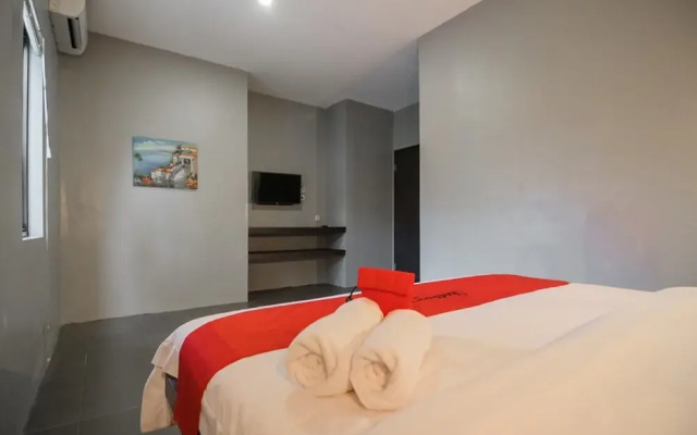 RedDoorz Plus near Maimun Palace 2 Medan