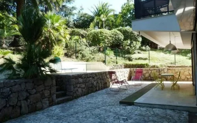 Tourelles Garden